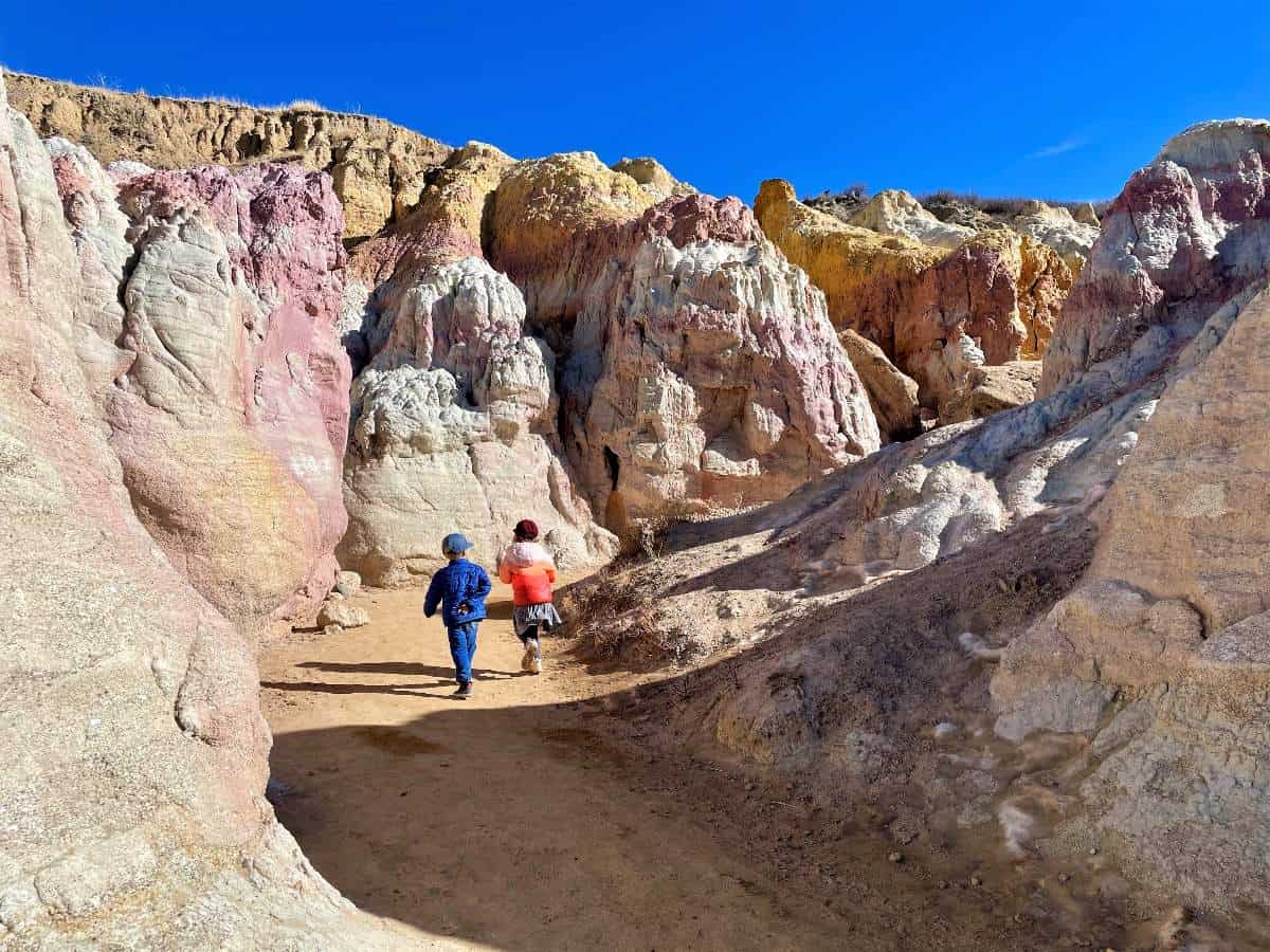 Kids walking into the Paint Mines