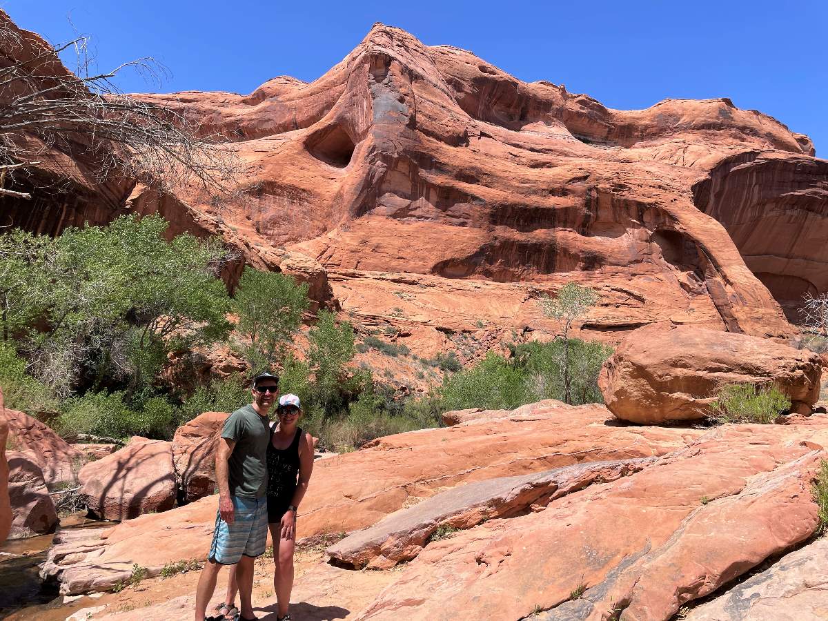 Couple at Cliff Arch in Coyote Gulch