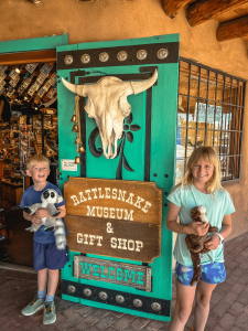 Kids in front of Rattlesnake Museum
